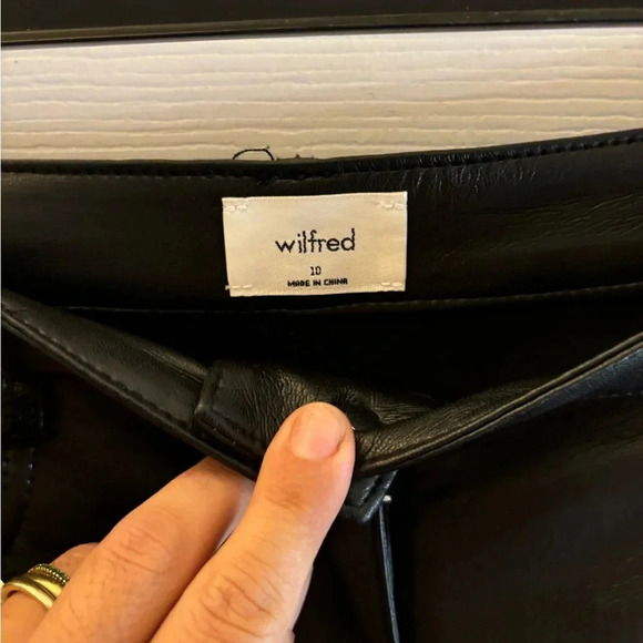 Aritzia Wilfred The Melina™ Black Vegan Leather Straight Leg Pants size 10 - Picture 6 of 6